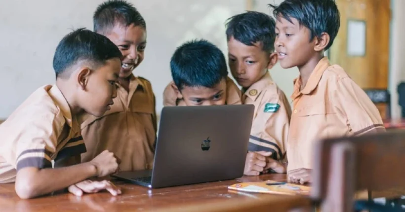 Perkembangan Teknologi dan Dampaknya pada Dunia Pendidikan