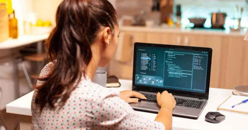 spesifikasi-minimal-laptop-untuk-coing-3301202308